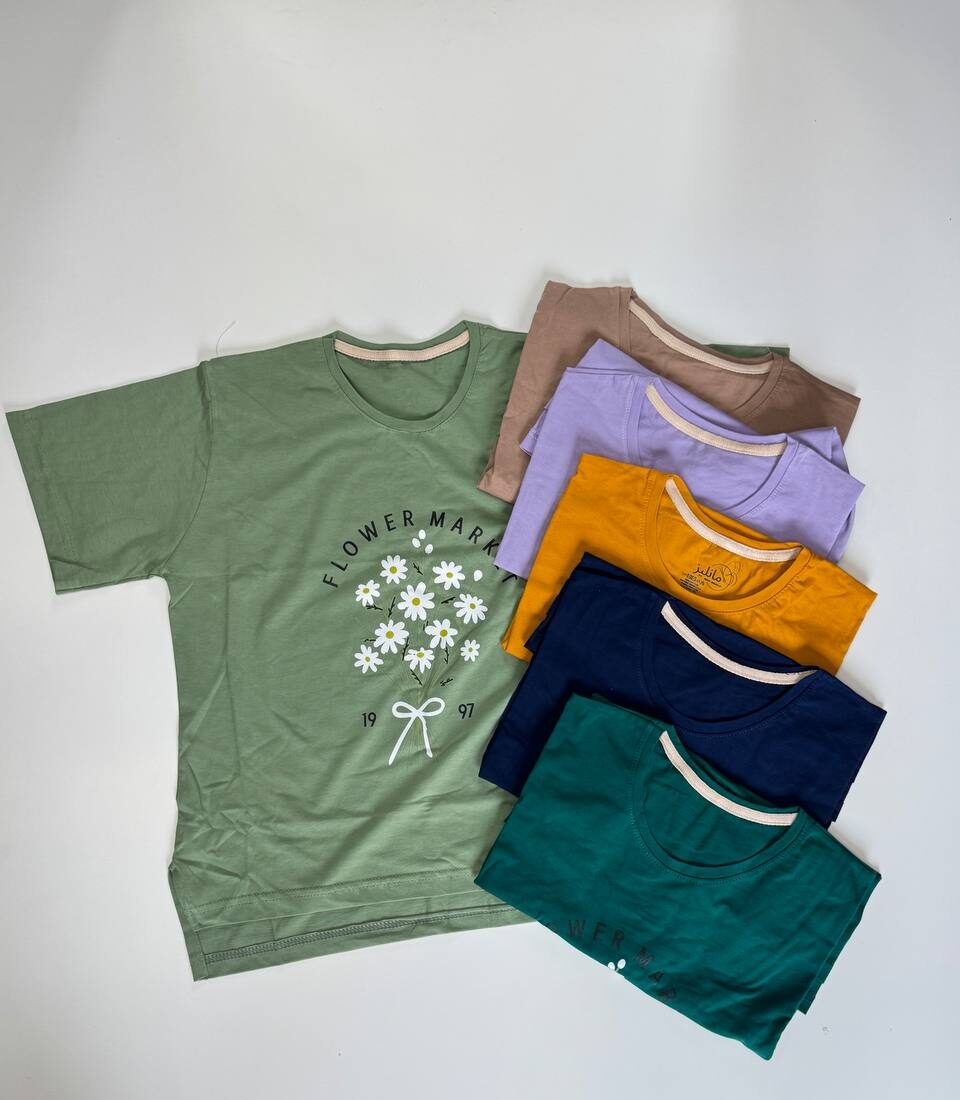 ست تیشرت و شلوارک زنانه چند رنگ با چاپ گل و نوشته Flower Market