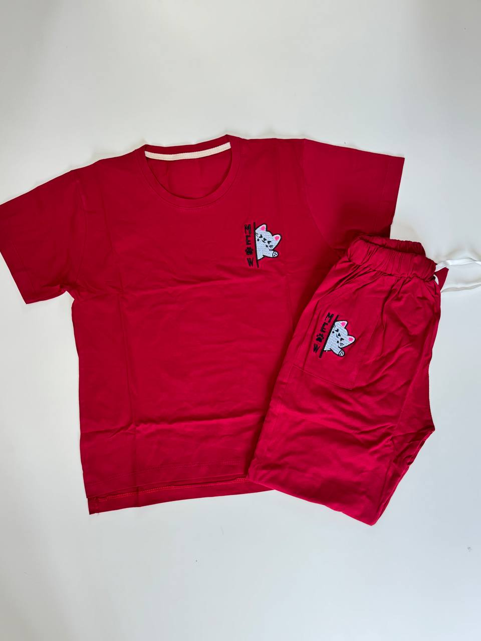 ست تیشرت و شلوارک زنانه پنبه‌ای با گلدوزی طرح گربه